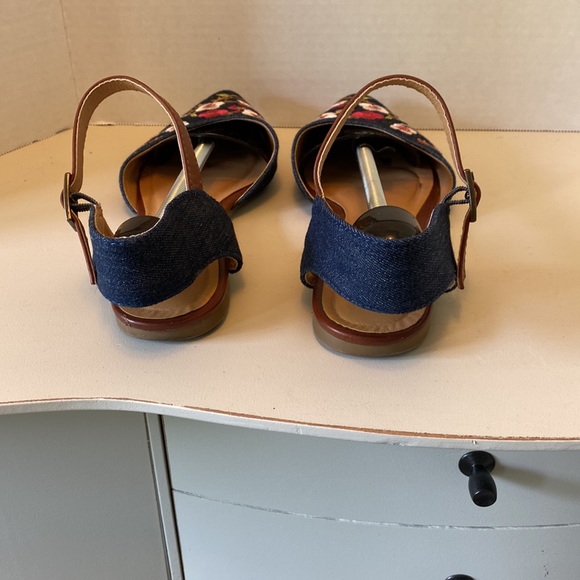 Size 7 1/2 Rampage ankle strap flats - Picture 4 of 8